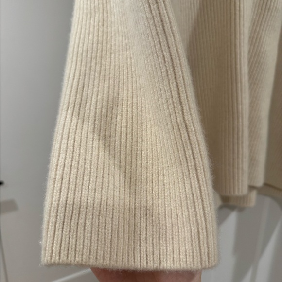 Toteme Wool Sweater - Picture 6 of 8
